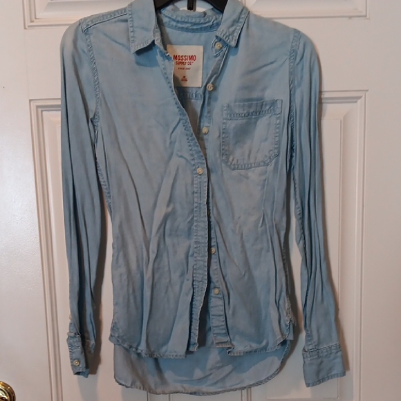 Mossimo Supply Co. Light Blue Button-Up Shirt - Picture 2 of 3
